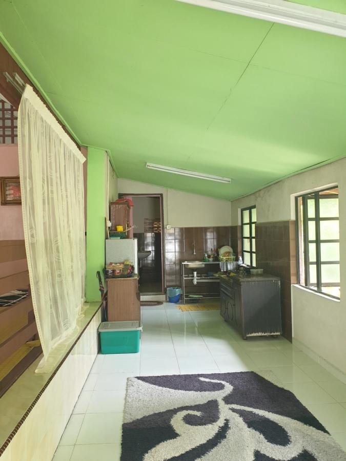 Holiday home Rumah Kayu Aboh